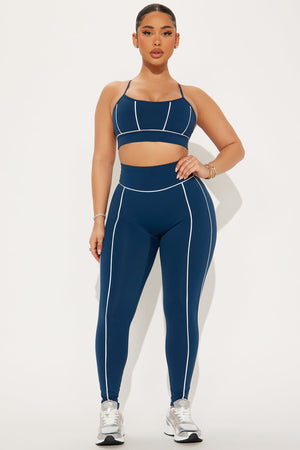 https://cdn.shopify.com/s/files/1/0293/9277/files/01-16-25_S1_41_GW24H5061_Navycombo_P_HY_IM_14-09-20_52388_PXF.jpg?v=1737173996