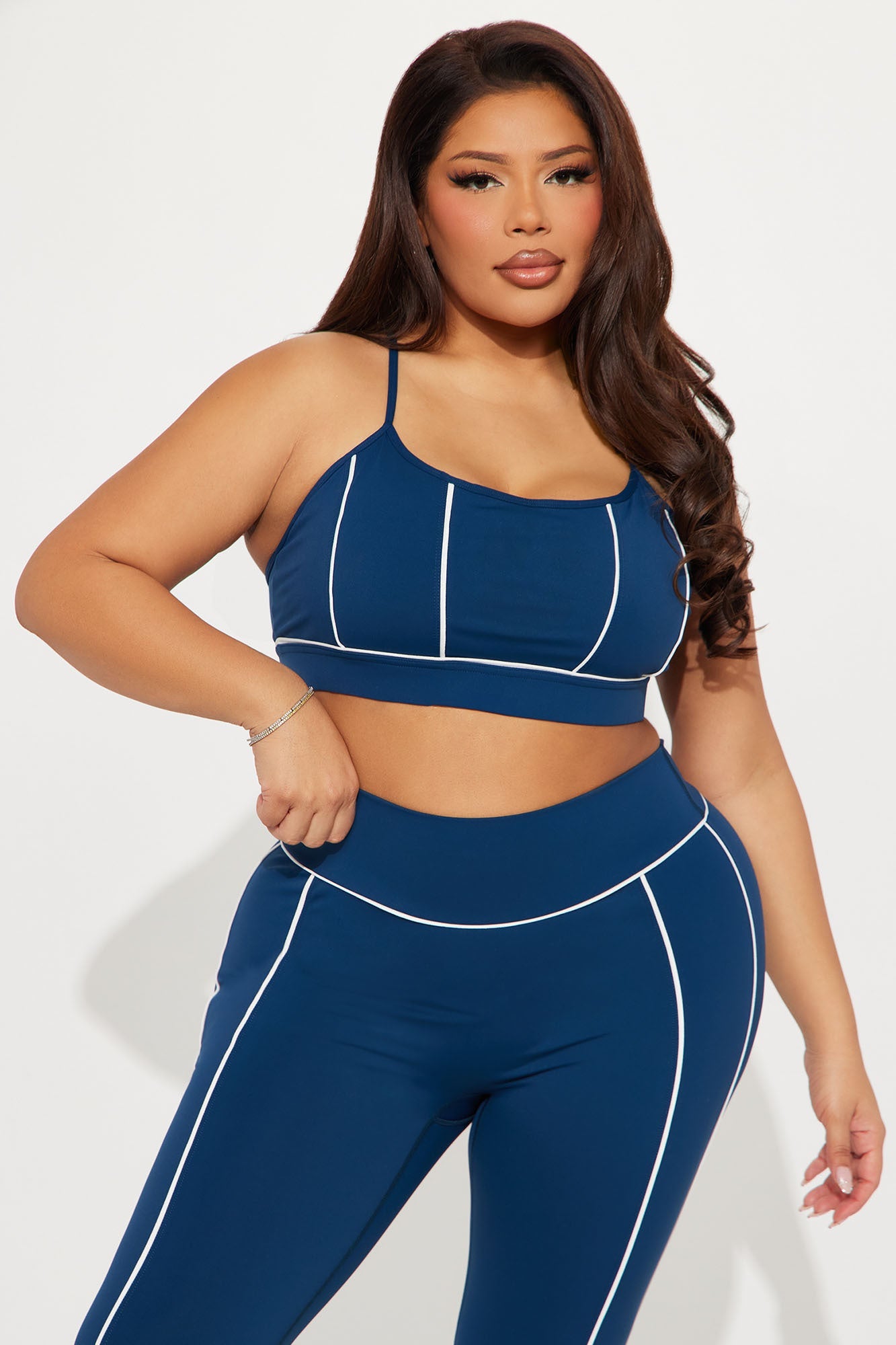 https://cdn.shopify.com/s/files/1/0293/9277/files/01-16-25_S5_37_GW24H5061_Navycombo_P_KS_SS_13-25-31_PLUS_0073_PXF_BH.jpg?v=1737480865