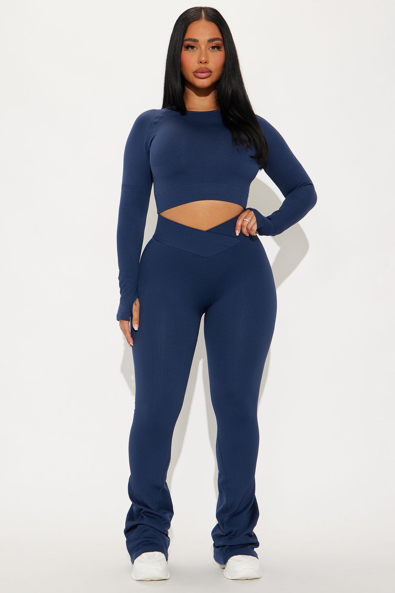 https://cdn.shopify.com/s/files/1/0293/9277/files/08-07-24_S3_36_YP8475_Navy_KS_AP_14-07-45_42693_SL_SL.jpg?v=1723141966
